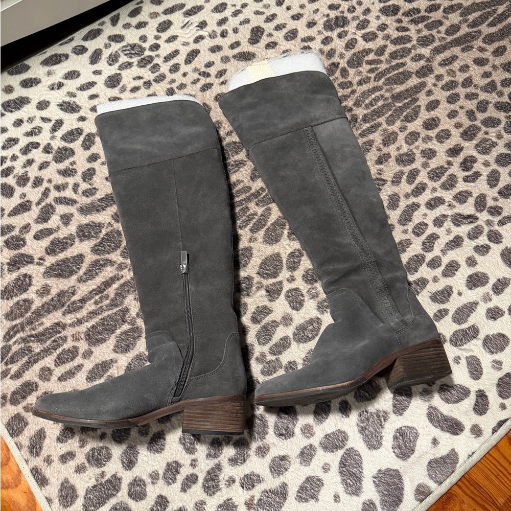 Gray Suede Knee-High Vince Camuto Boots 🩶 - Picture 3 of 10
